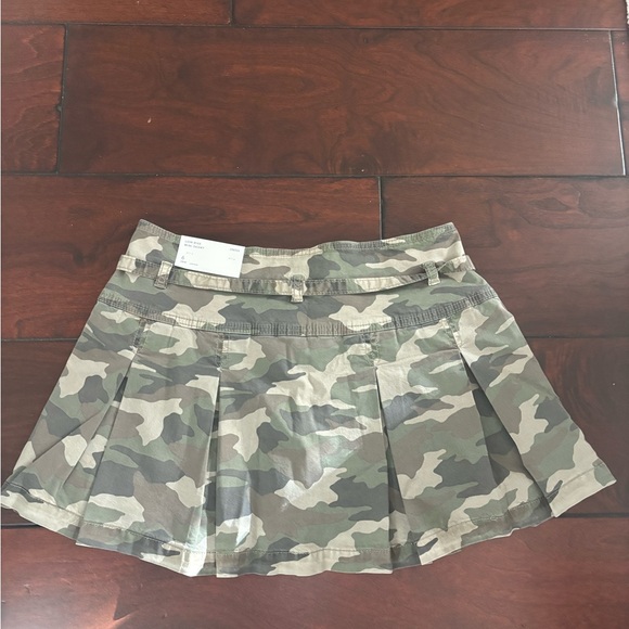 American Eagle Camouflage Pleated Mini Skort - Picture 2 of 3